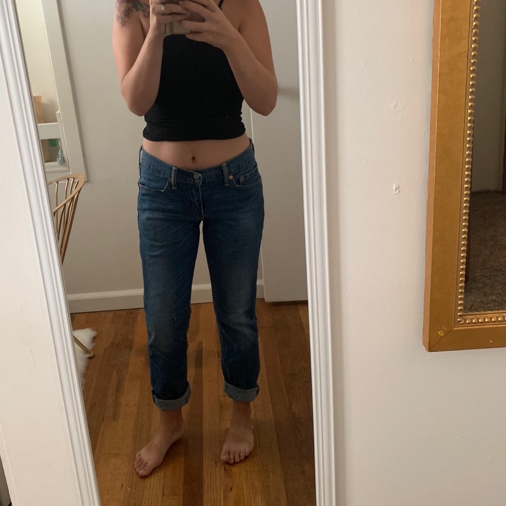 *SOLD* Levis jeans